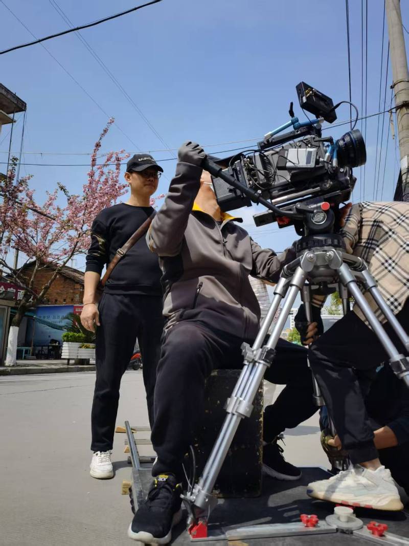 桐城市广告片拍摄：快消品牌爆款之选，网感内容适配社媒传播！